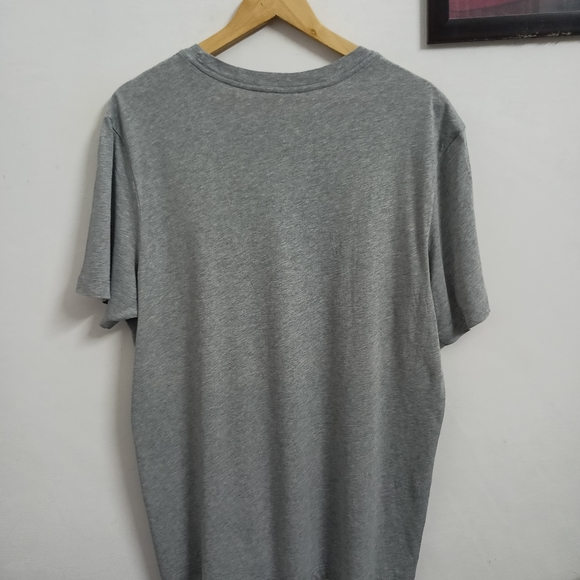 Nike Authentic grey graphic round neck tshirt for men's and women's - Picture 4 of 6
